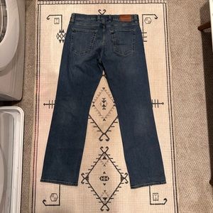 34x32 men’s rugged relaxed jean. These jeans are in great shape!
